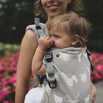 SESTRICE Dreamers natur carrier detské nosítko 3m+ šedé (Detské nosiče)