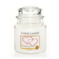 YANKEE CANDLE Classic Vonná sviečka stredná Snow in Love 411 g